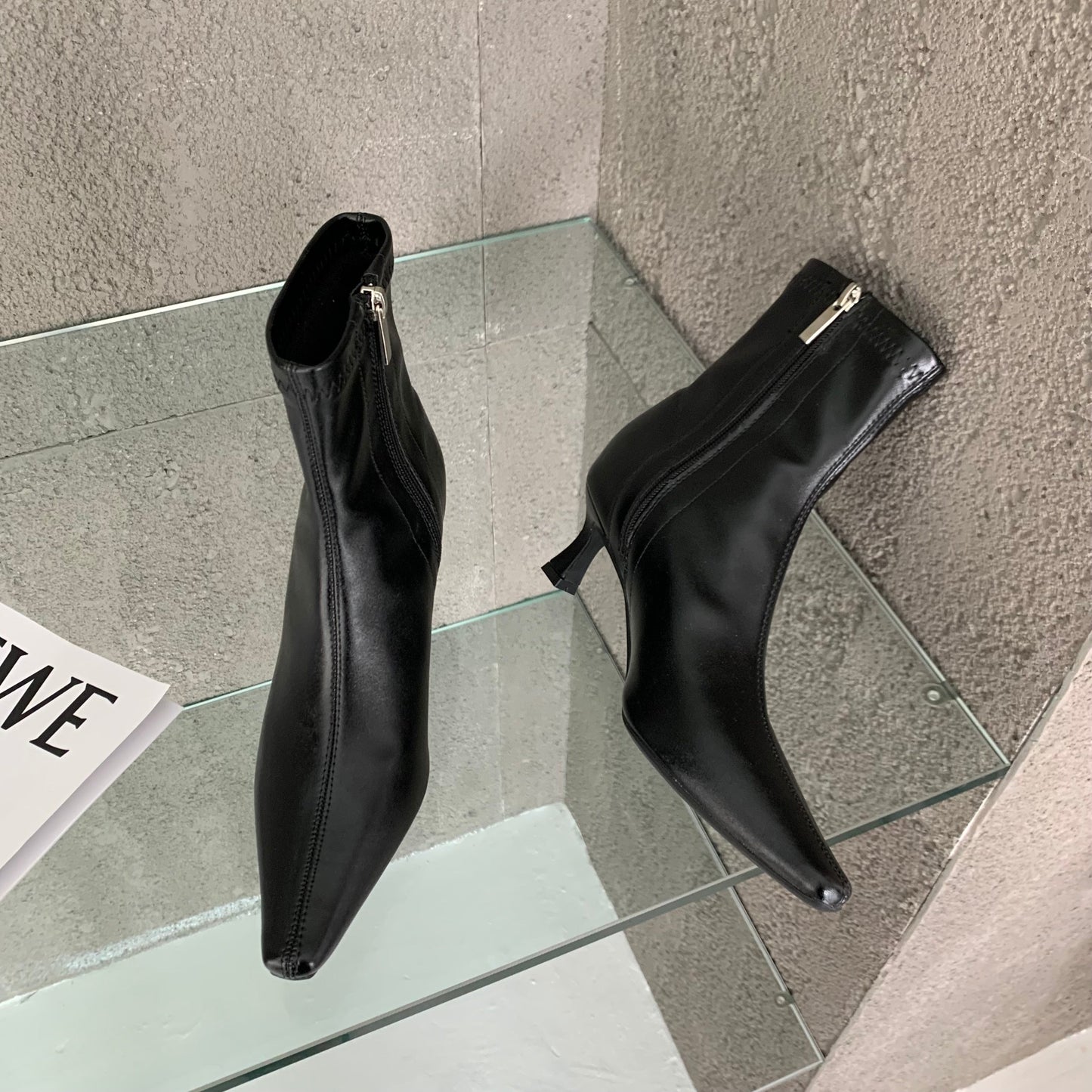 מגף עקב מטאלי- אדיאלה