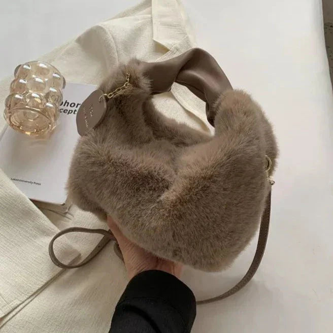 תיק צד פרוותי- אמה