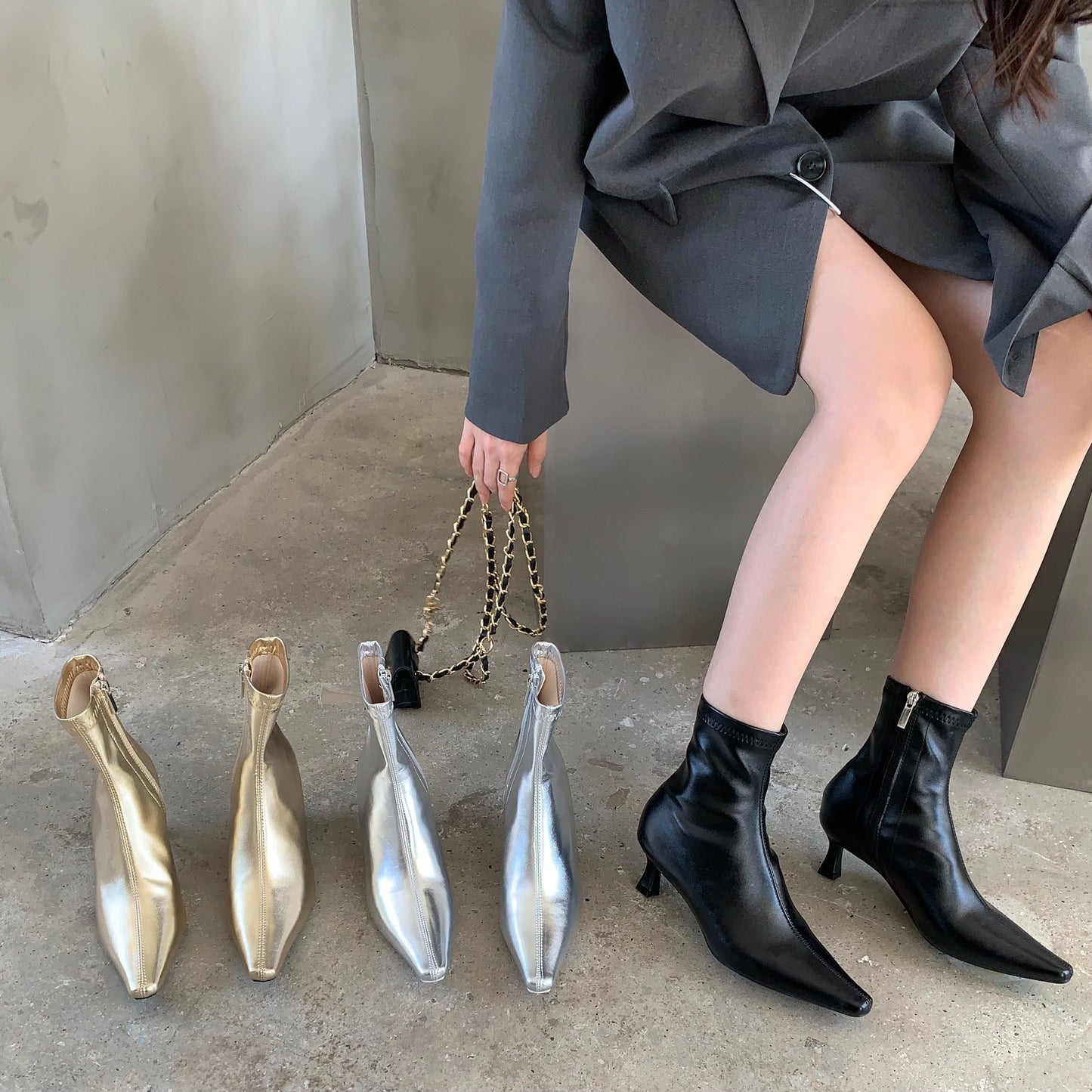 מגף עקב מטאלי- אדיאלה