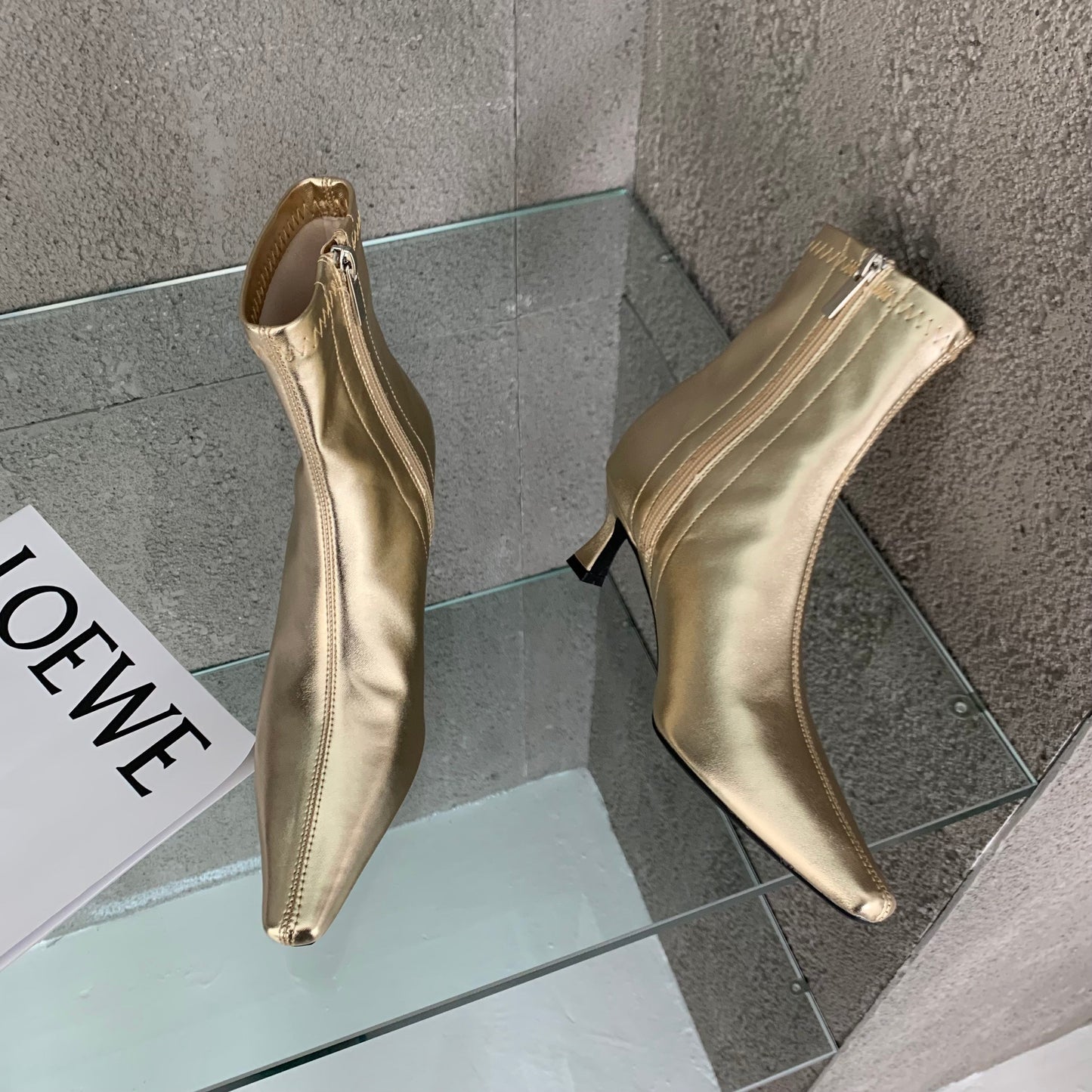 מגף עקב מטאלי- אדיאלה