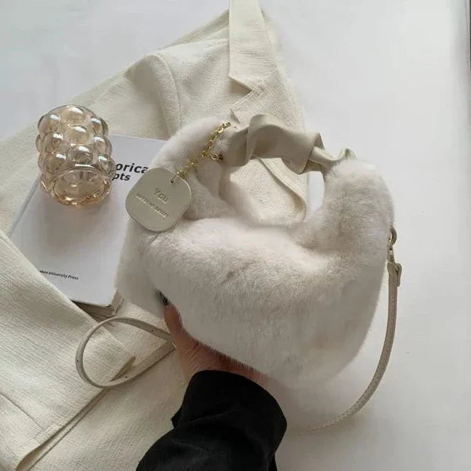 תיק צד פרוותי- אמה